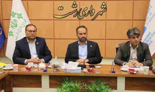 ساماندهی دستفروشان و گاری‌های کباب ها در رشت
