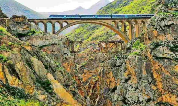 راه اندازی قطار گردشگری «گذر ریلی سبز» در مسیر رشت به لوشان راه اندازی قطار گردشگری «گذر ریلی سبز» در مسیر رشت به لوشان